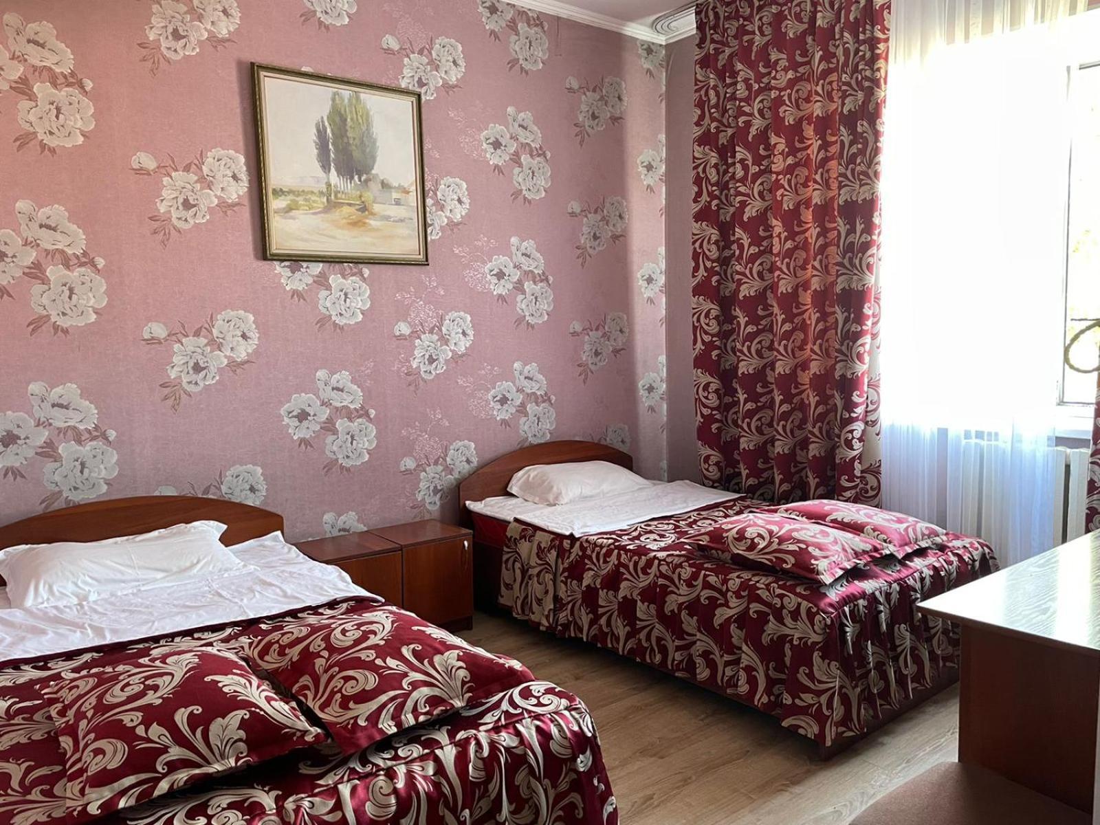 Гостиничный Комплекс Жеты Казына Zharkent Esterno foto